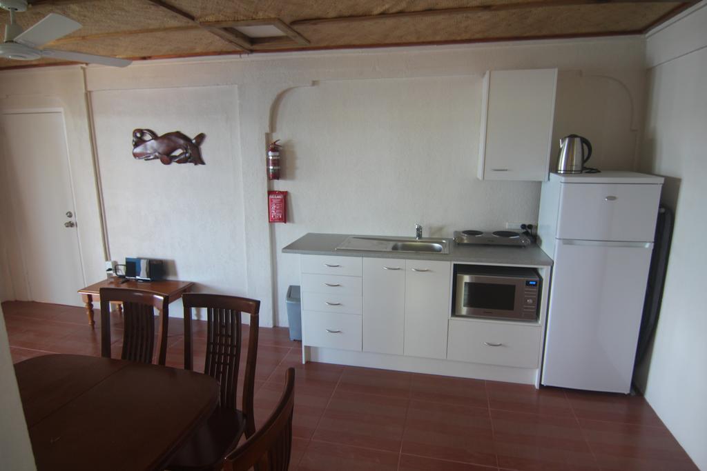 Boathouse Apartments เนอิอาฟู ห้อง รูปภาพ